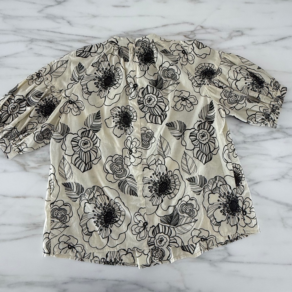 CO Embroidered Floral Puff Sleeve Top - FW18 - Size S